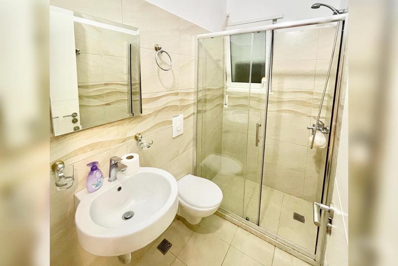 Hotel Vila Dedej Durrës Eksteriør bilde