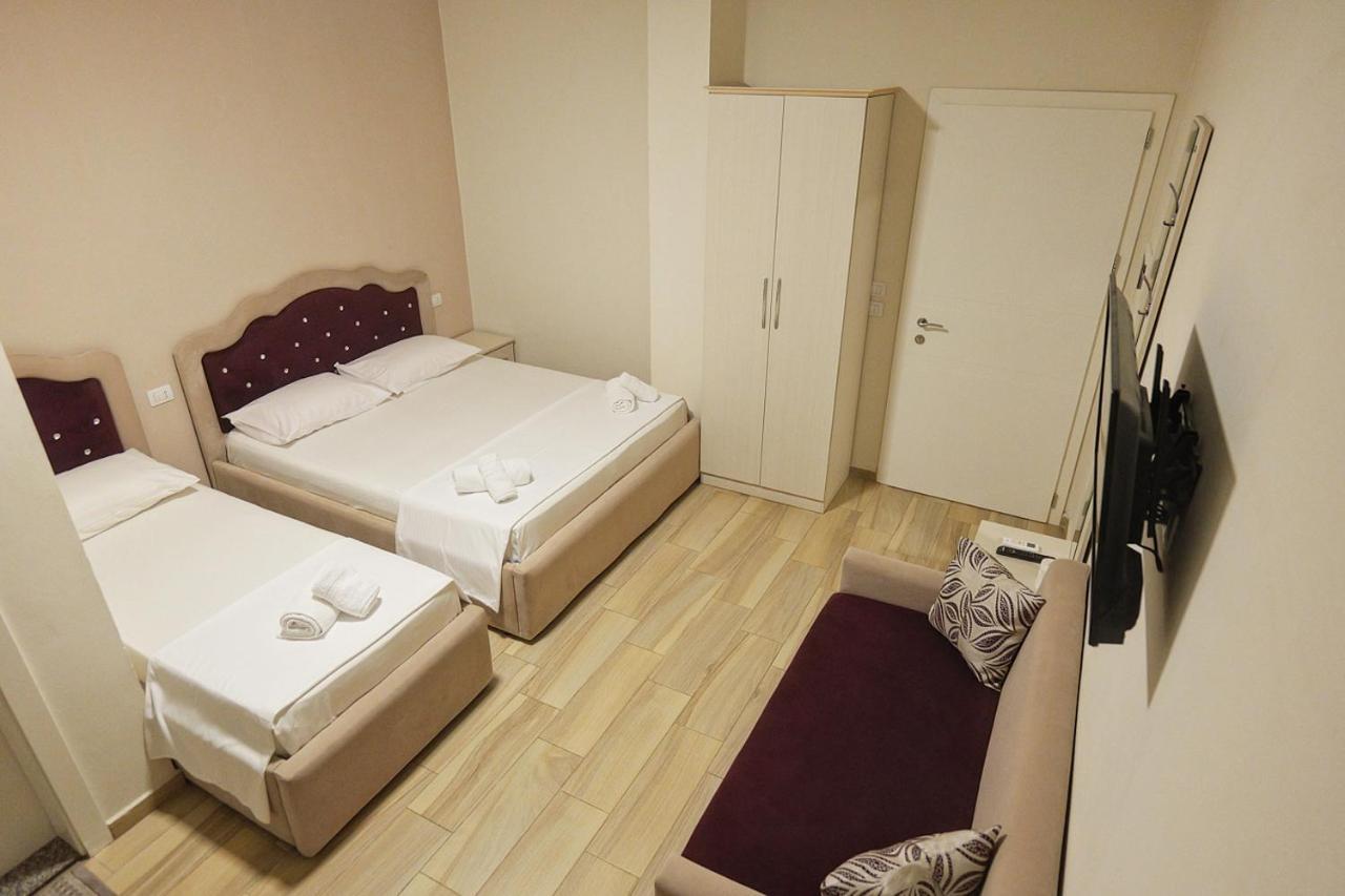 Hotel Vila Dedej Durrës Eksteriør bilde