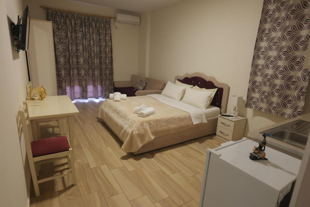 Hotel Vila Dedej Durrës Eksteriør bilde