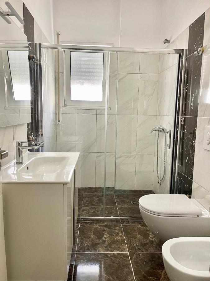 Hotel Vila Dedej Durrës Eksteriør bilde