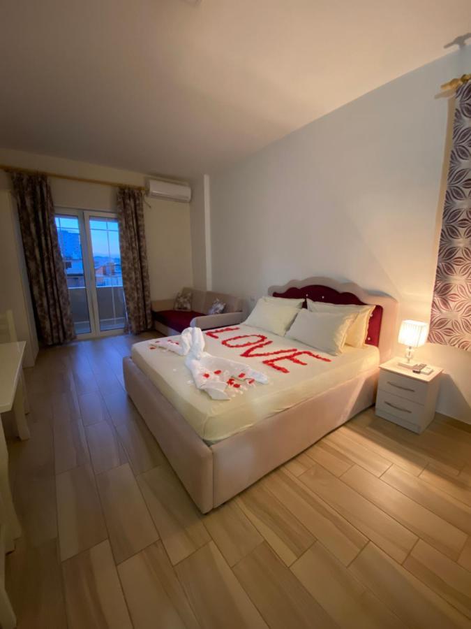 Hotel Vila Dedej Durrës Eksteriør bilde