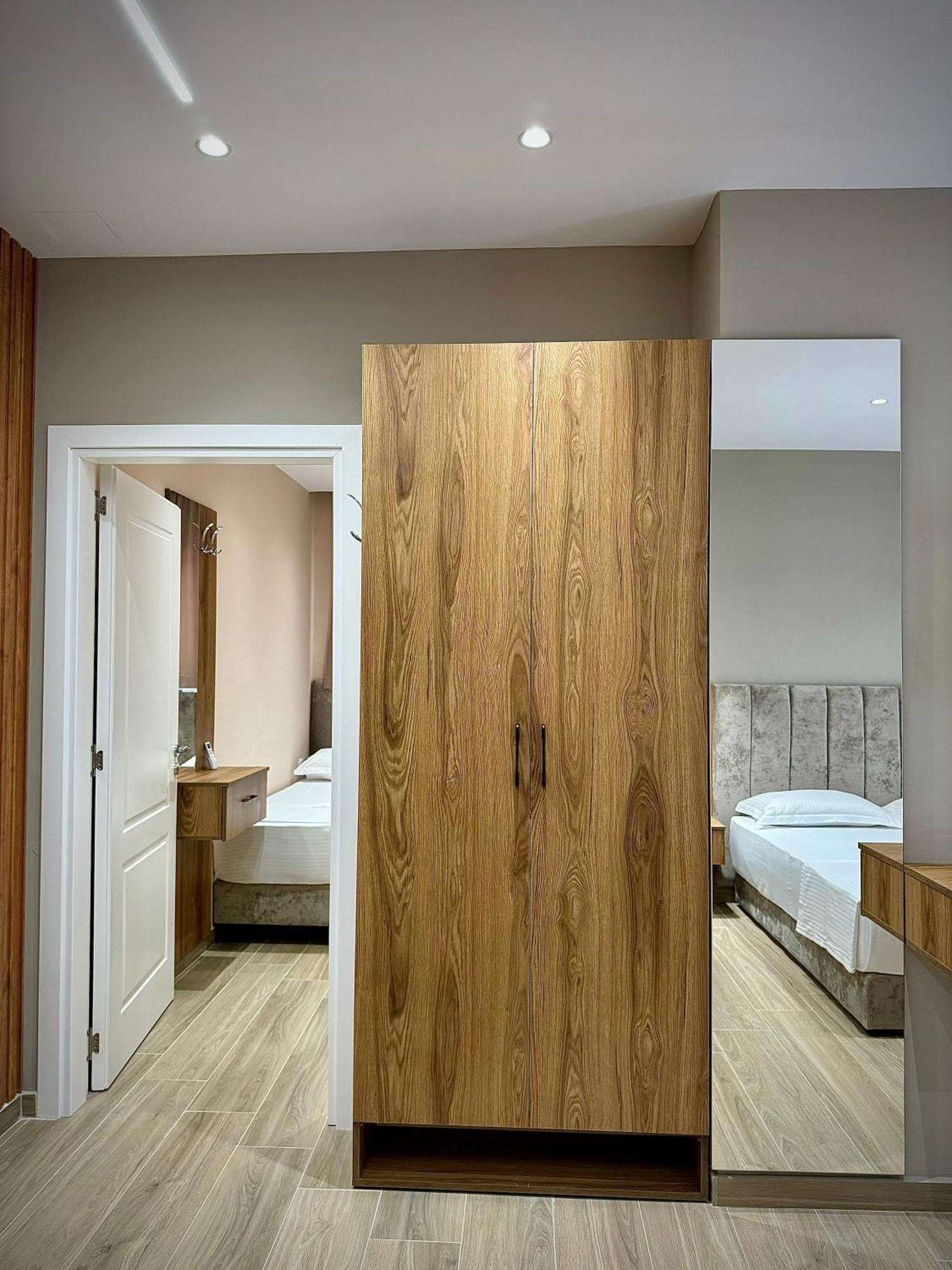 Hotel Vila Dedej Durrës Eksteriør bilde