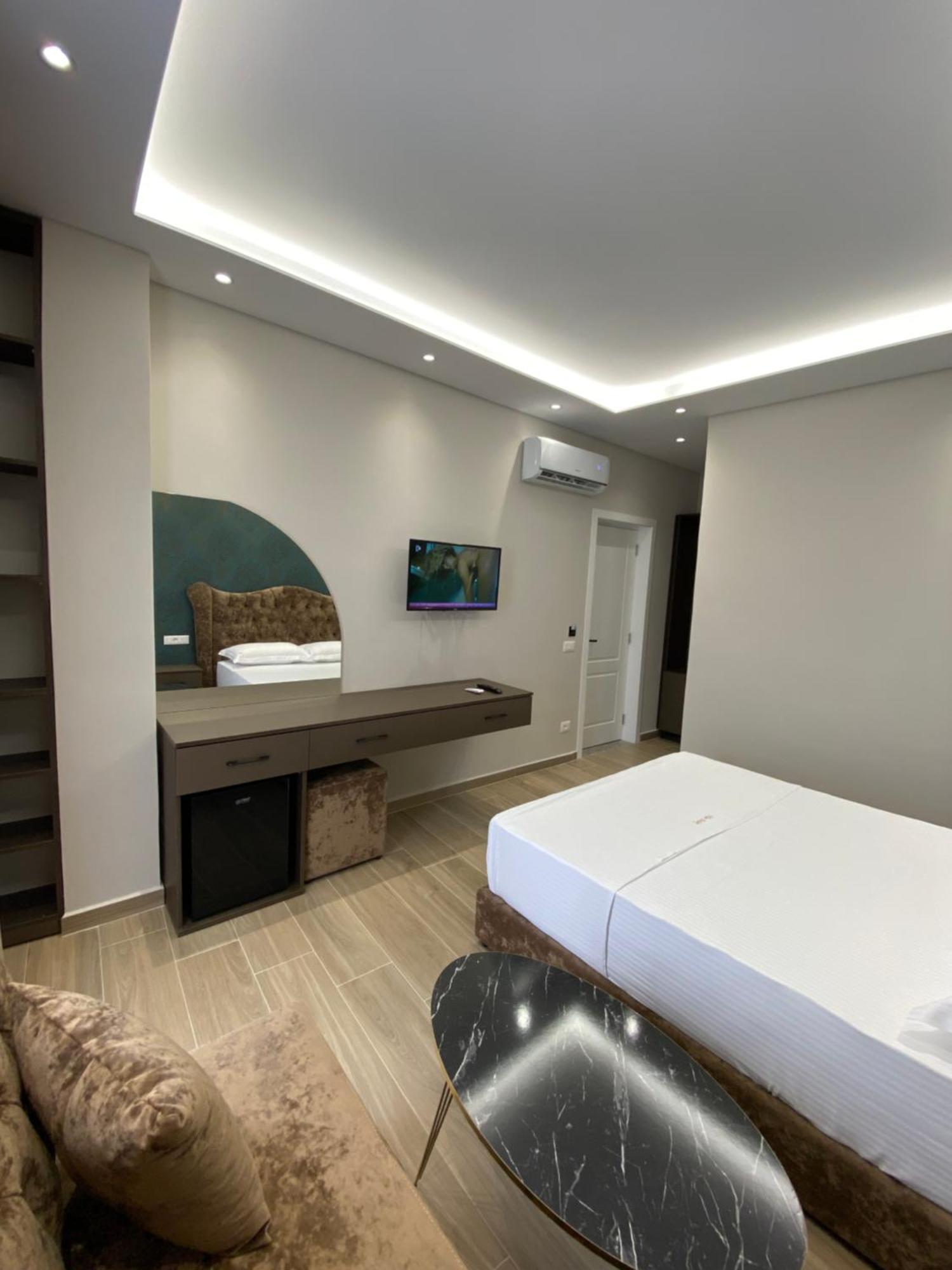 Hotel Vila Dedej Durrës Eksteriør bilde