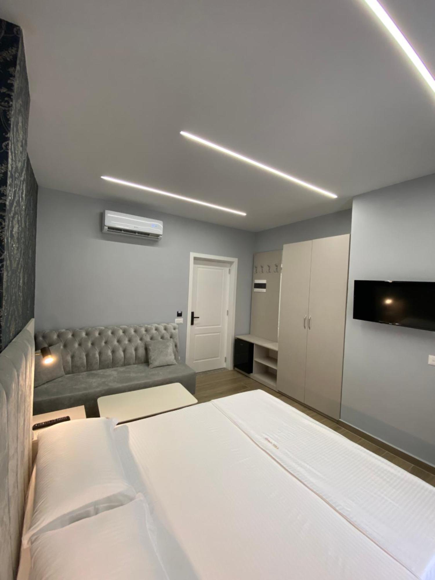 Hotel Vila Dedej Durrës Eksteriør bilde